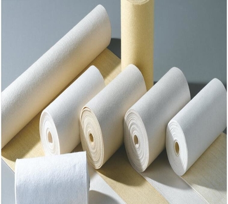 Un buon prezzo. Tessuto filtrante perforato ago industriale non tessuto del poliestere per la borsa 400gsm 450gsm 500gsm 550gsm 600gsm del collettore di polveri in linea