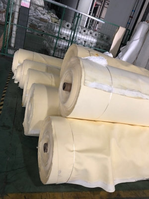 Un buon prezzo. Il tessuto filtrante non tessuto di PPS P84, anti ago acido ha ritenuto materiale in linea